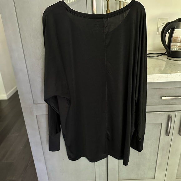 Old Navy Active top - Picture 2 of 5